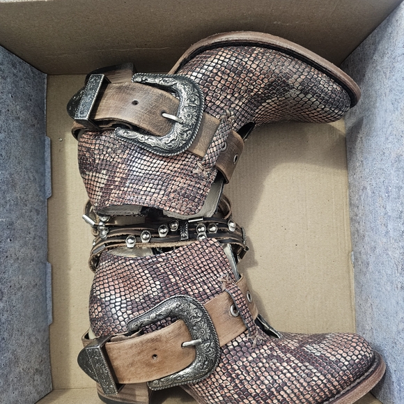 Freebird by Steven Snakeskin Ankle Boots with Brown Accents - Picture 2 of 6